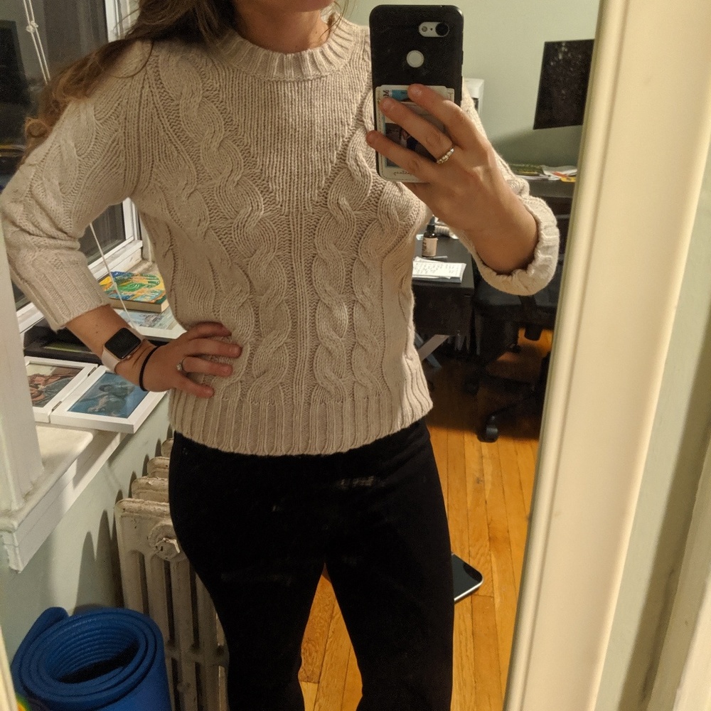 Ann Taylor like new Sweater petite
